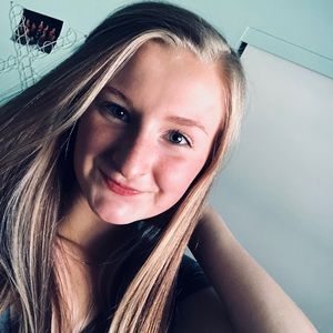 Meet your Posher, Alexis